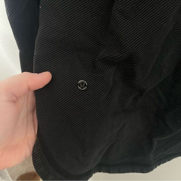Lululemon Black Striped A long Sleeve Top Size 8 - Picture 4 of 4